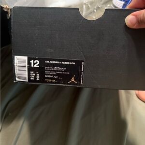 Air Jordan 11 Retro Low - White and Black